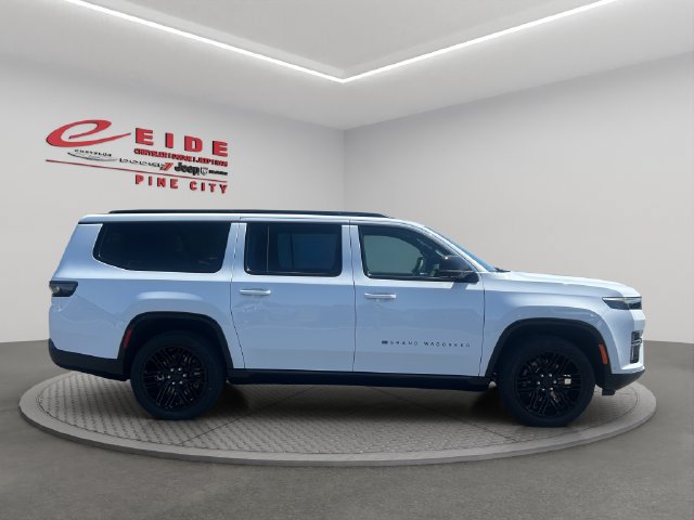 New 2026 Jeep Grand Wagoneer L Limited AWD/4WD image 6