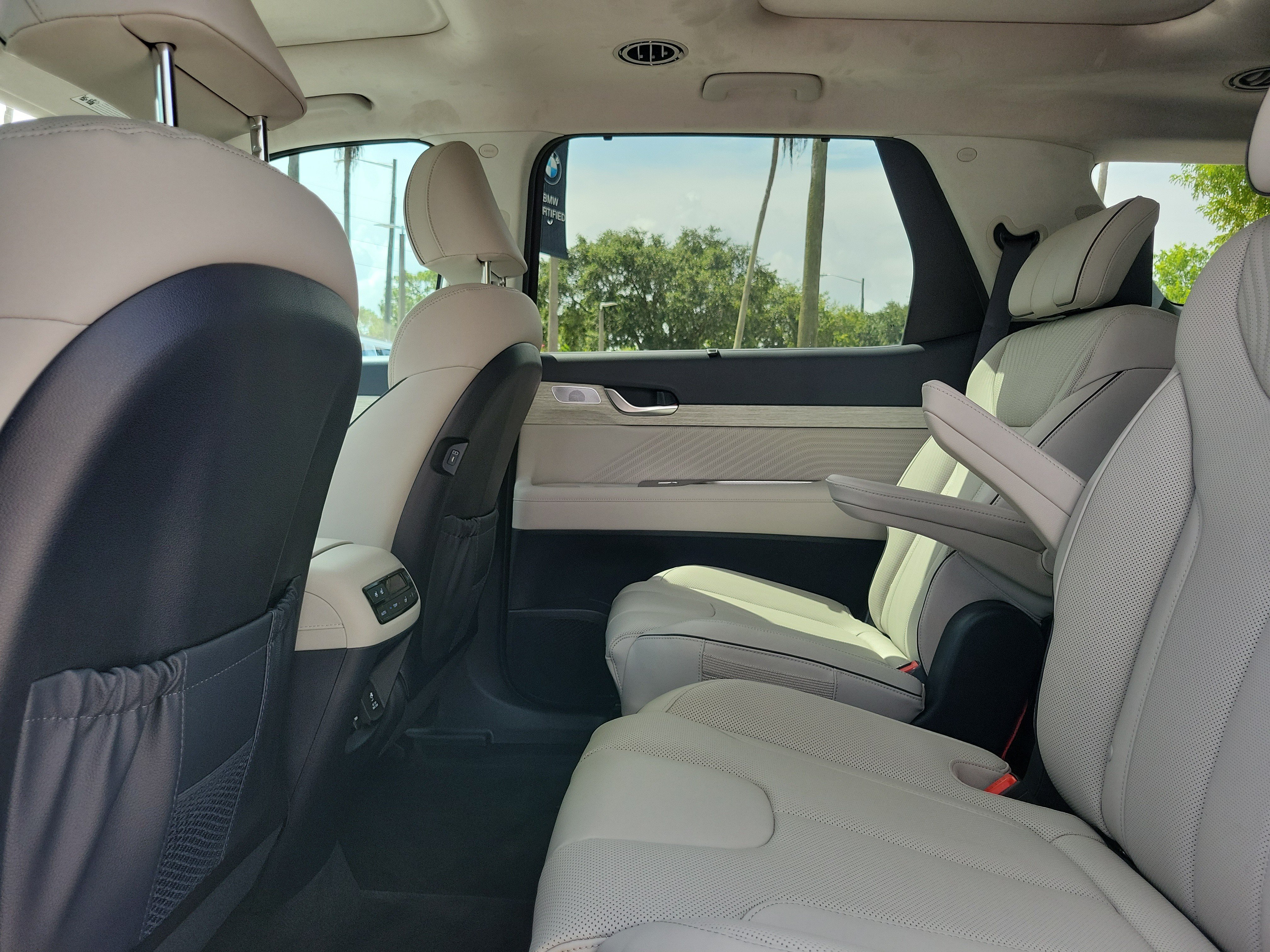 Used 2024 Hyundai Palisade Calligraphy AWD/4WD image 11