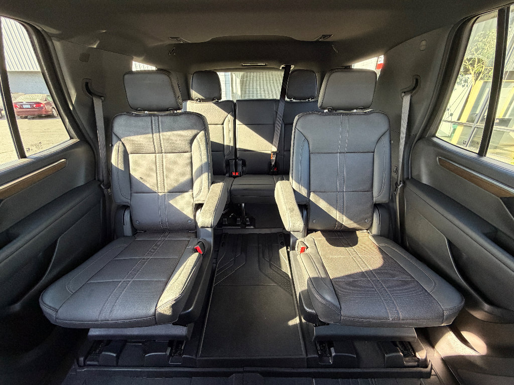 Used 2025 Chevrolet Tahoe High Country w/ Sun And Tow Package AWD/4WD image 4