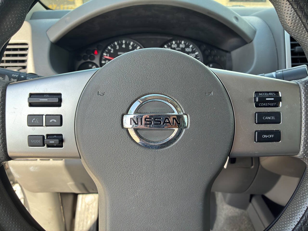 Used 2015 Nissan Frontier SV w/ SV Value Truck Package RWD image 18