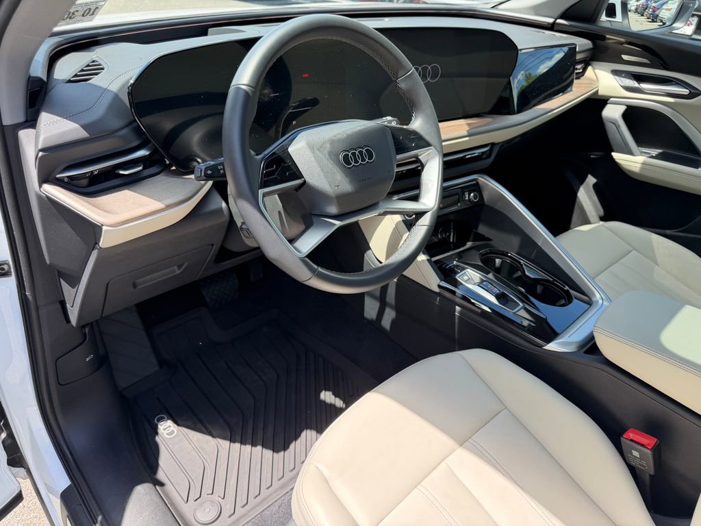Used 2025 Audi Q5 Premium Plus w/ Premium Plus AWD/4WD image 17