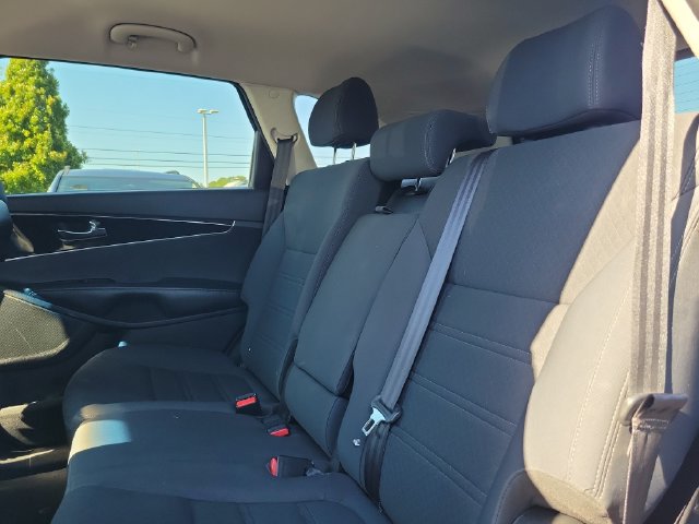 Used 2016 Kia Sorento FWD image 9