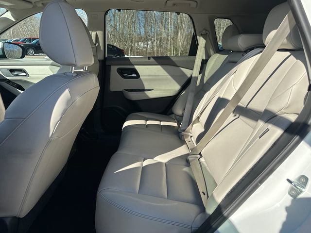 Used 2023 Nissan Rogue SL w/ SL Premium Package image 15