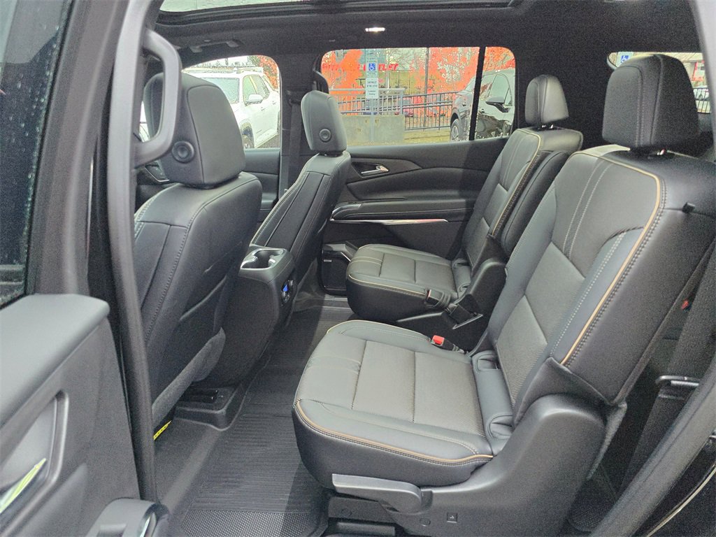 New 2026 Chevrolet Traverse High Country w/ LPO, Floor Liner Package image 17