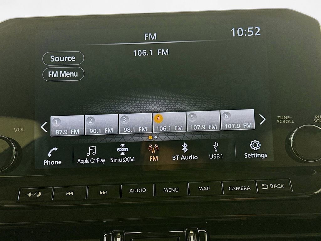 Used 2022 Nissan Pathfinder SL FWD image 17