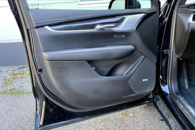 Used 2021 Cadillac XT5 Premium Luxury w/ LPO, Floor Liner Package AWD/4WD image 21