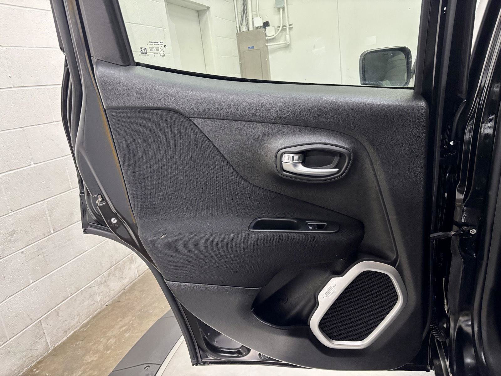Used 2018 Jeep Renegade Sport w/ Power & Air Group AWD/4WD image 16