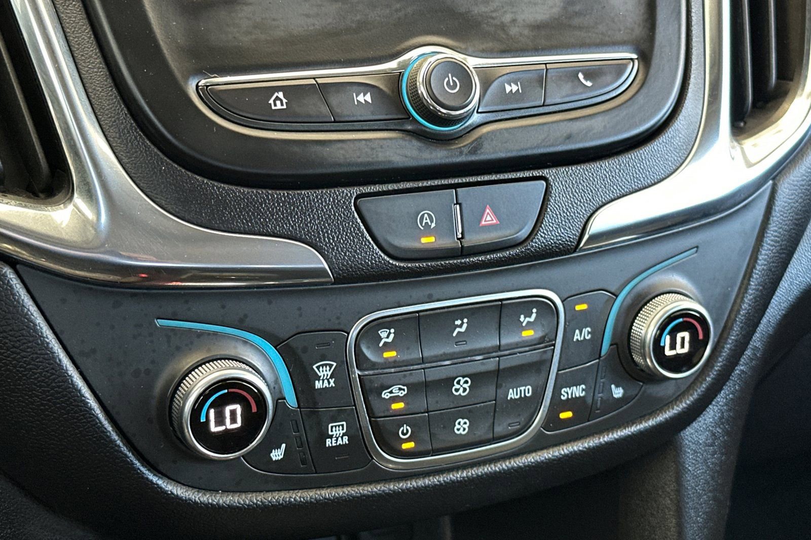 Used 2024 Chevrolet Equinox LT image 20