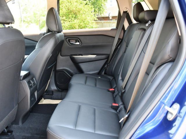 Used 2023 Nissan Rogue SL AWD/4WD image 16