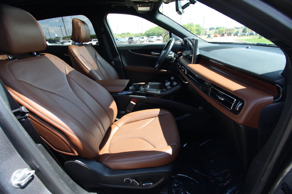 Used 2023 Lincoln Nautilus Reserve w/ Equipment Group 201A AWD/4WD image 8