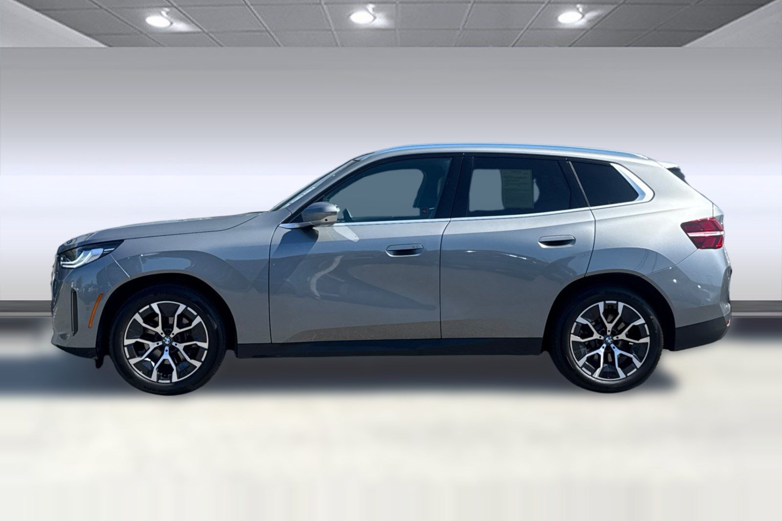 Used 2026 BMW X3 xDrive30i w/ Premium Package AWD/4WD image 2