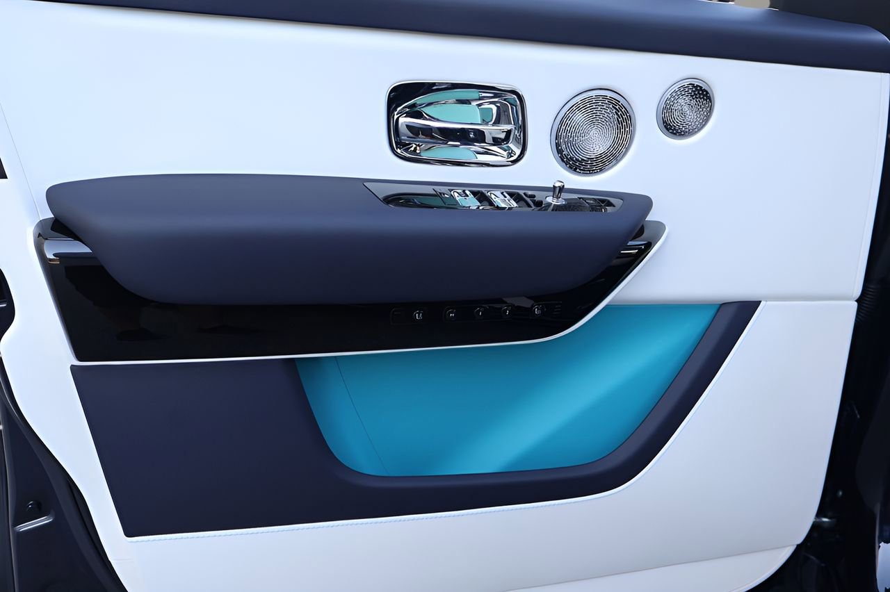 New 2026 Rolls-Royce Cullinan Black Badge AWD/4WD image 13