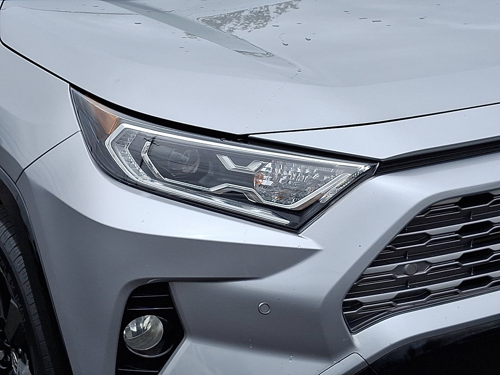 Used 2020 Toyota RAV4 XSE image 9