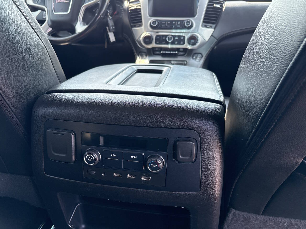 Used 2019 GMC Yukon XL SLT w/ HD Trailering Package RWD image 27