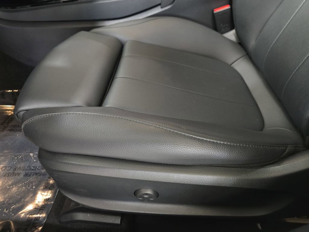 Used 2022 Mercedes-Benz CLA 250 image 28