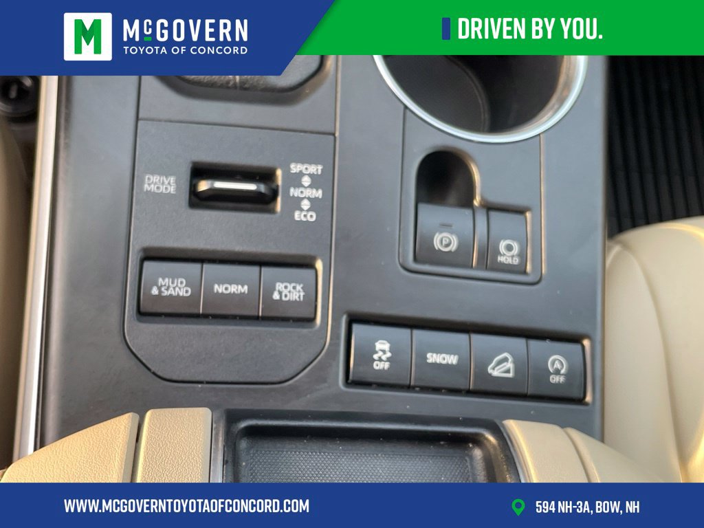 Used 2021 Toyota Highlander XLE AWD/4WD image 43