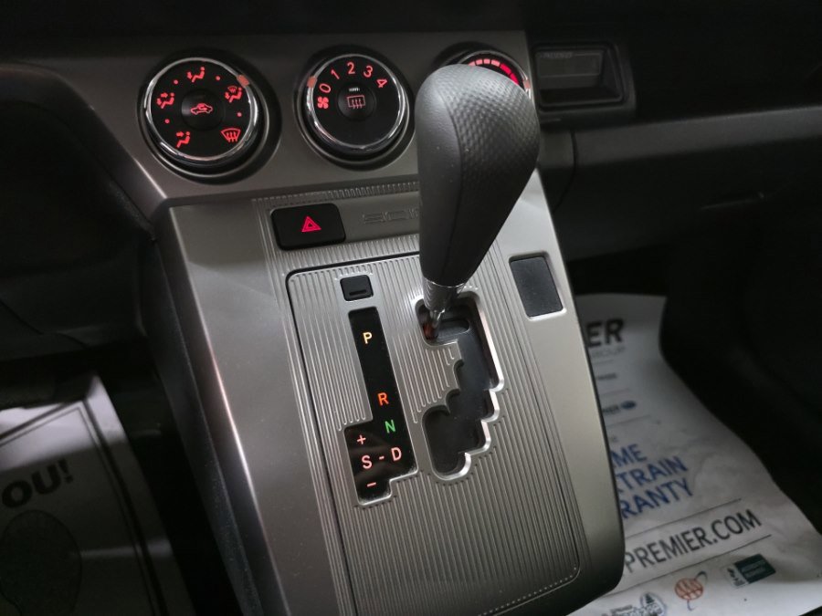 Used 2015 Scion xB FWD image 18