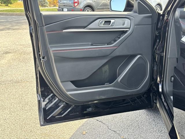 Used 2025 Ford Explorer ST-Line image 14