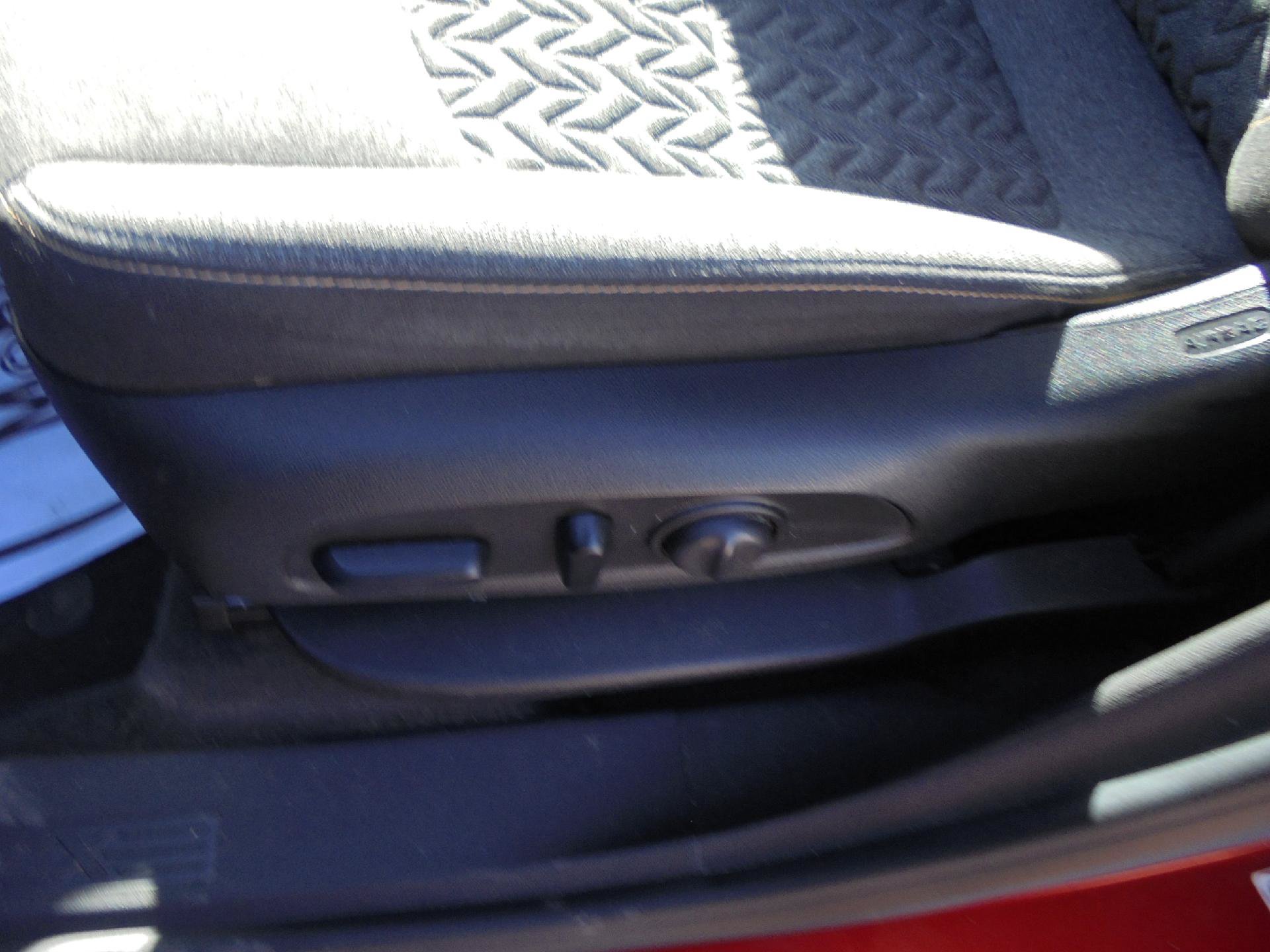 Used 2024 Chevrolet Equinox LT FWD image 15