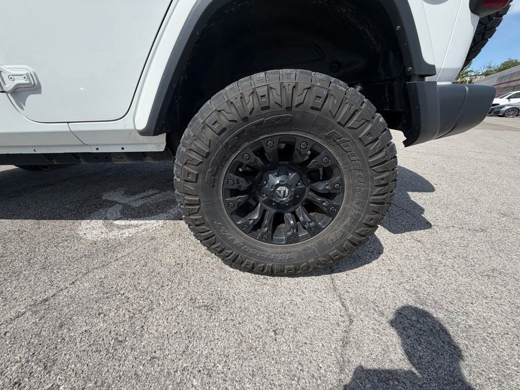 Used 2018 Jeep Wrangler Unlimited Sahara AWD/4WD image 11