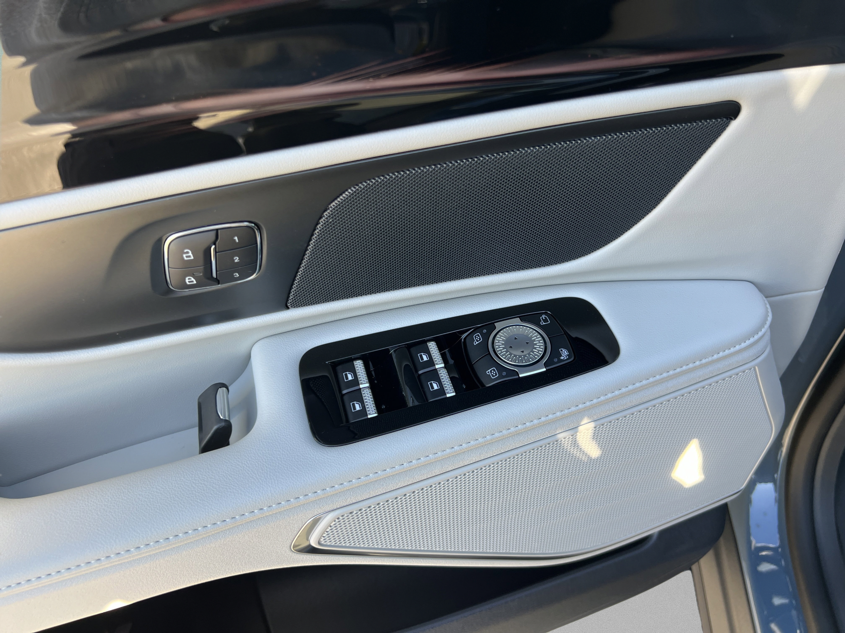 New 2026 Lincoln Nautilus Premier AWD/4WD image 23