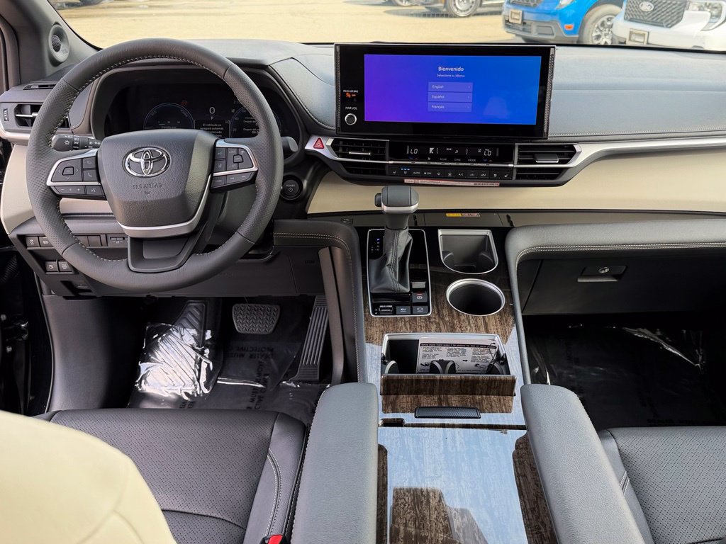Used 2026 Toyota Sienna Limited FWD image 29