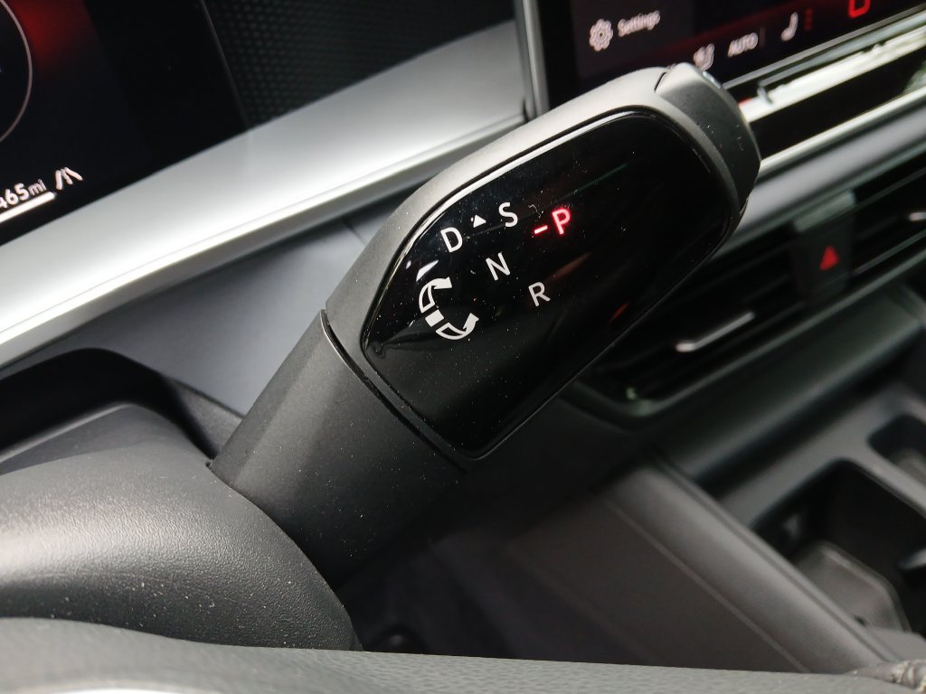 Used 2026 Volkswagen Tiguan SE R-Line AWD/4WD image 24