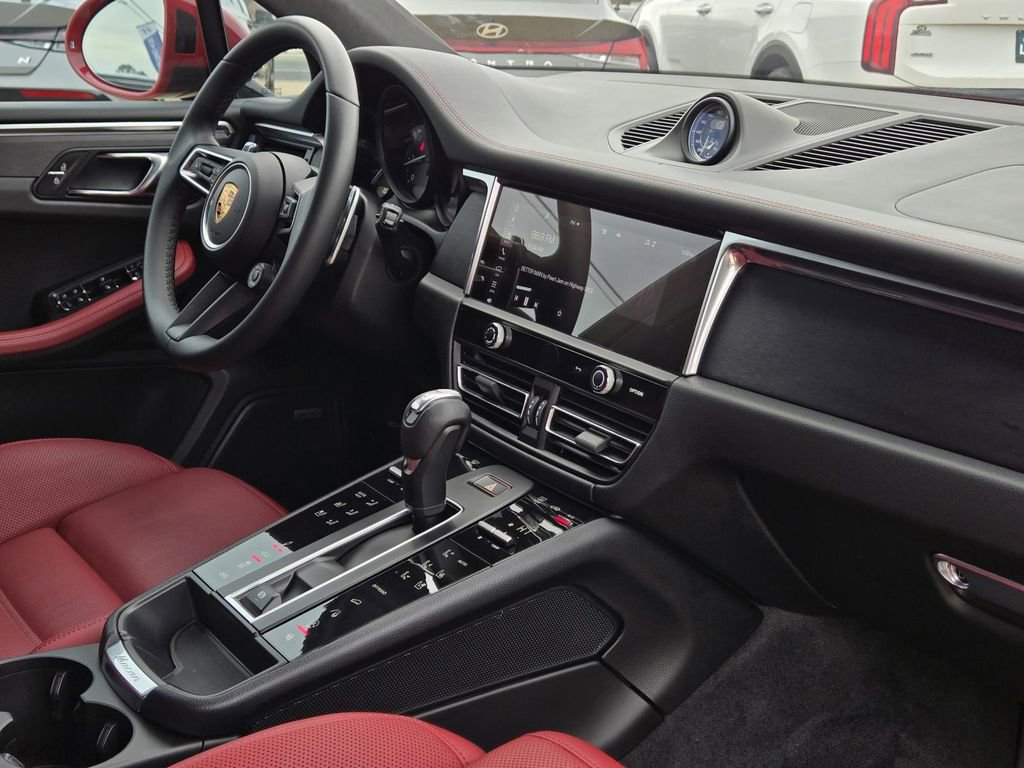 Used 2022 Porsche Macan GTS image 8