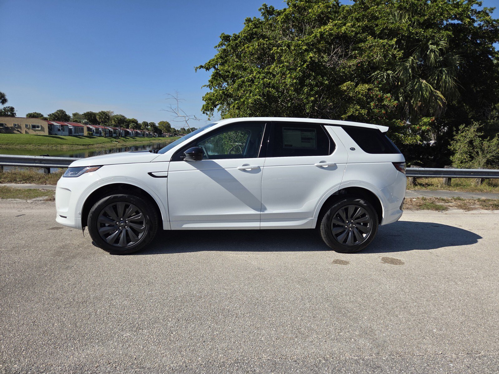 New 2025 Land Rover Discovery Sport S AWD/4WD image 7