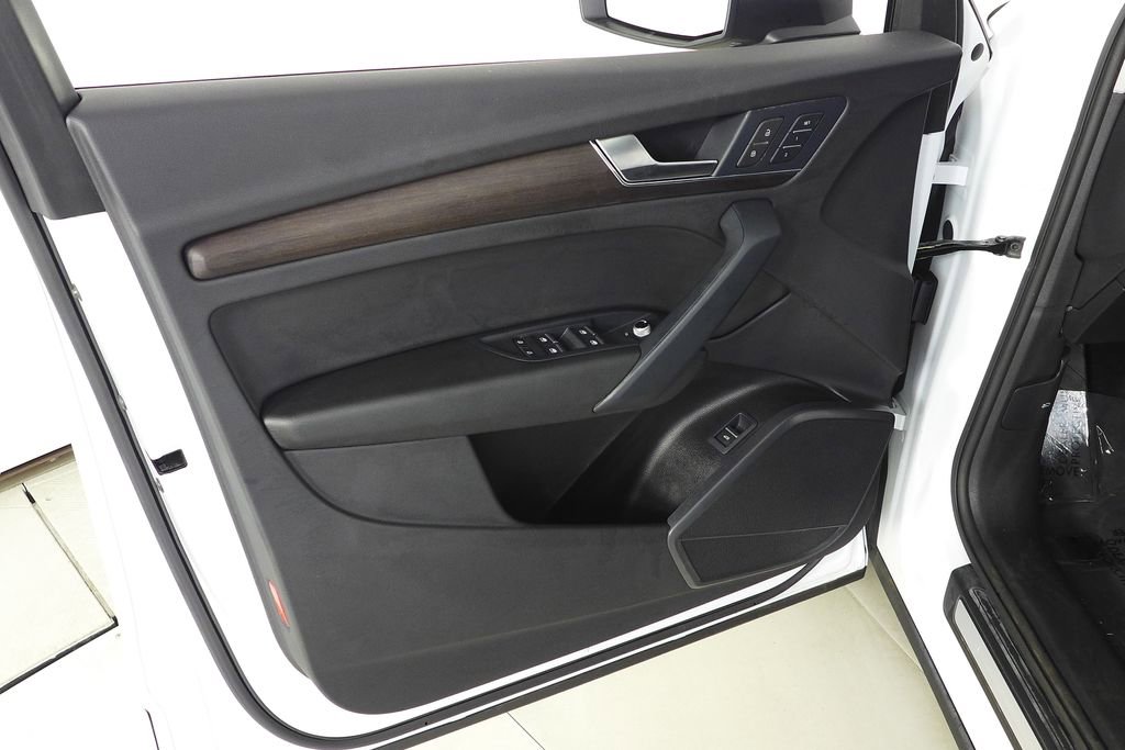 Used 2023 Audi Q5 2.0T Premium image 11