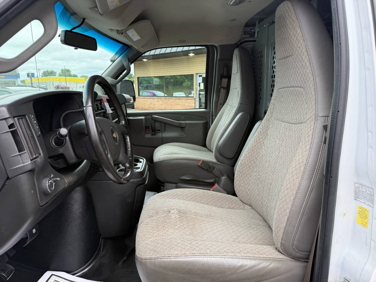 Used 2021 Chevrolet Express 3500 Extended w/ Driver Convenience Package RWD image 10