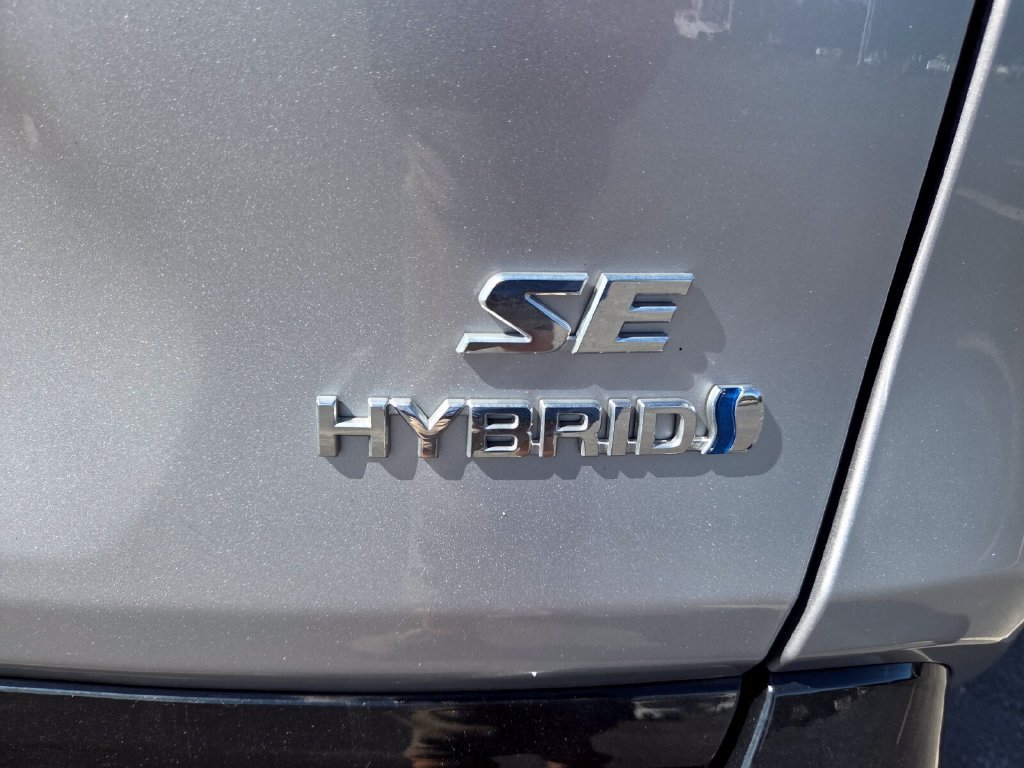 Used 2024 Toyota RAV4 SE AWD/4WD image 4