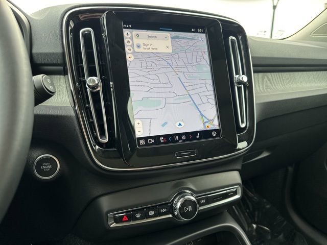 Certified 2025 Volvo XC40 B5 Core image 20