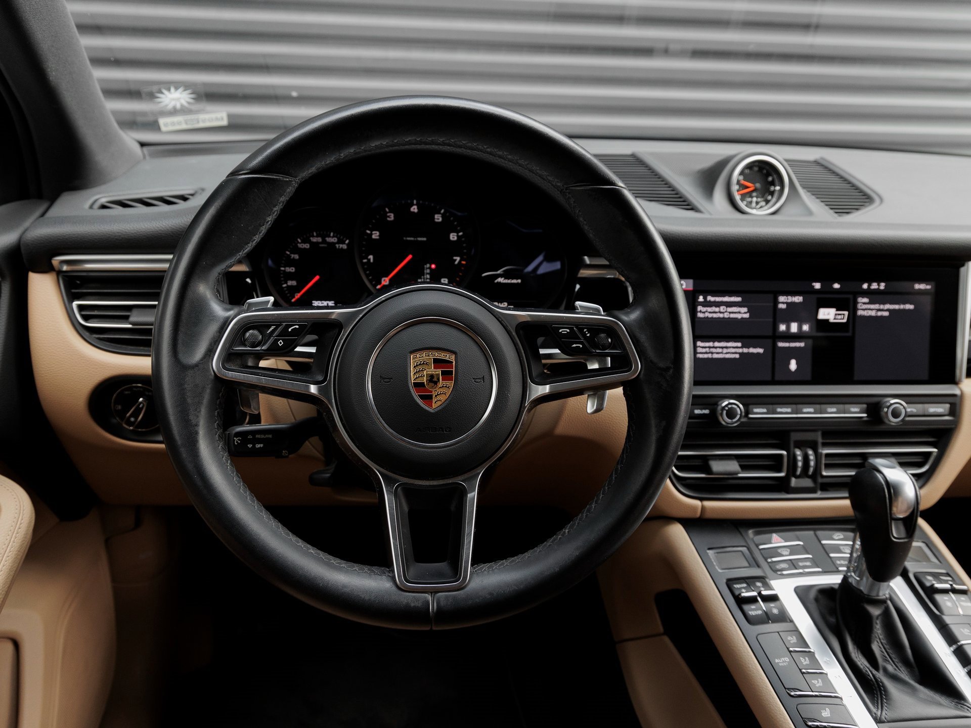 Used 2021 Porsche Macan image 16