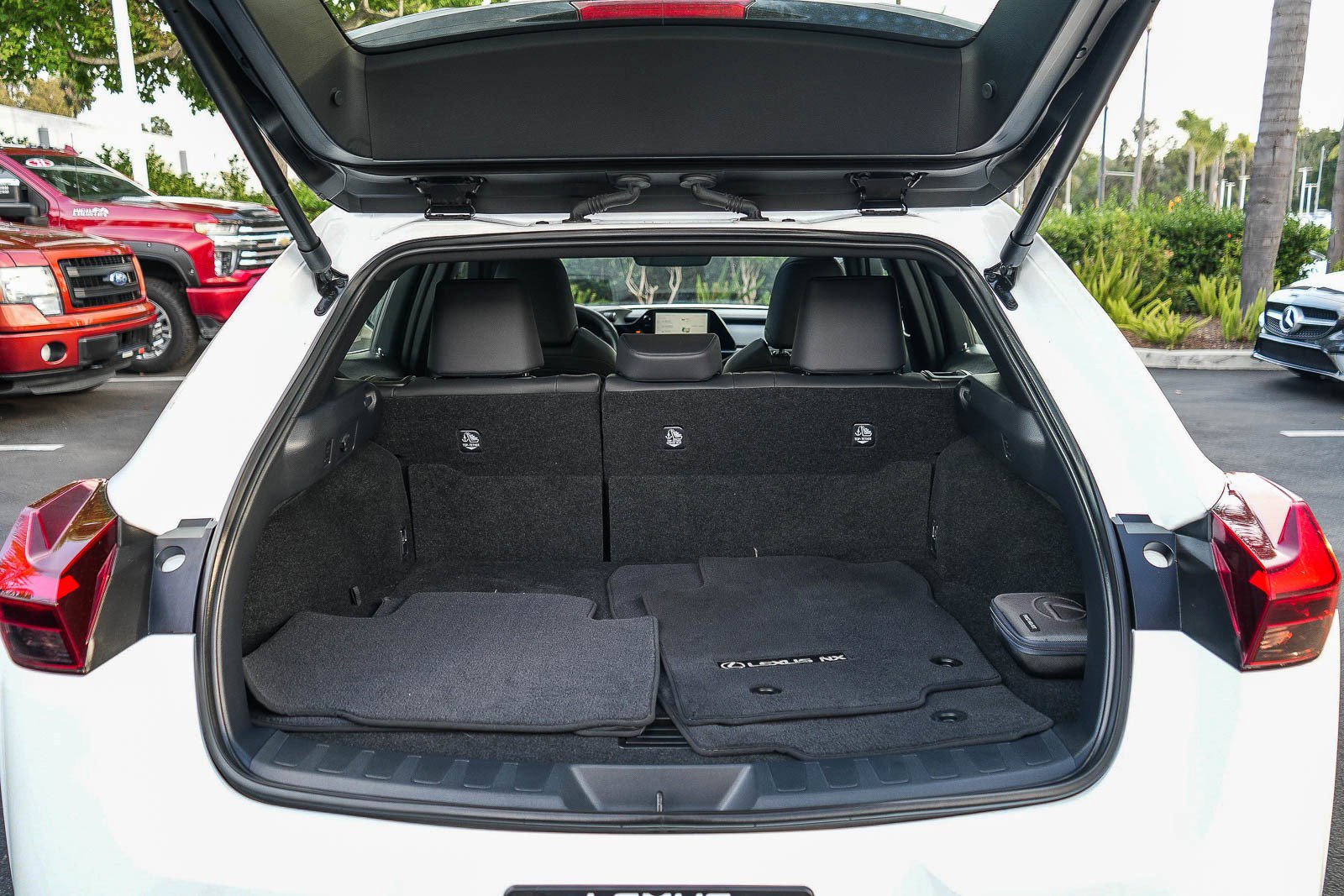 Used 2024 Lexus UX 250h F Sport image 26