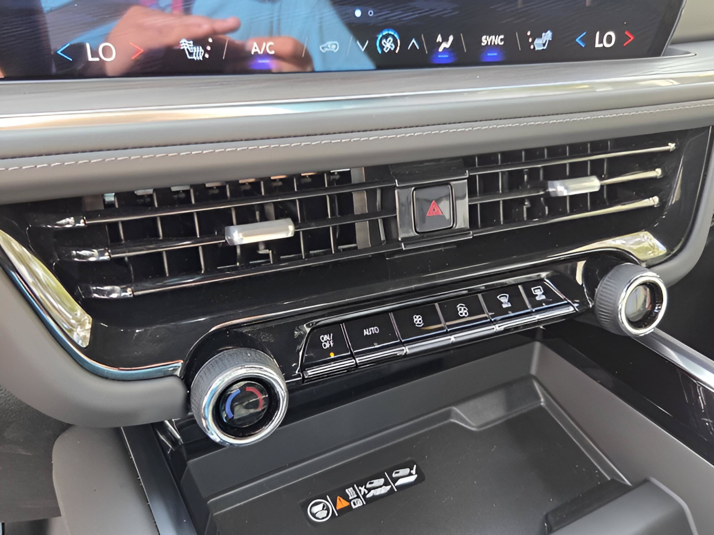 Used 2026 Chevrolet Suburban Z71 AWD/4WD image 20