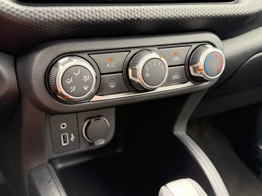 Certified 2025 Nissan Kicks Play S FWD image 19