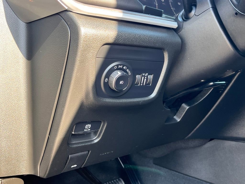 Used 2024 Jeep Grand Cherokee Limited image 15