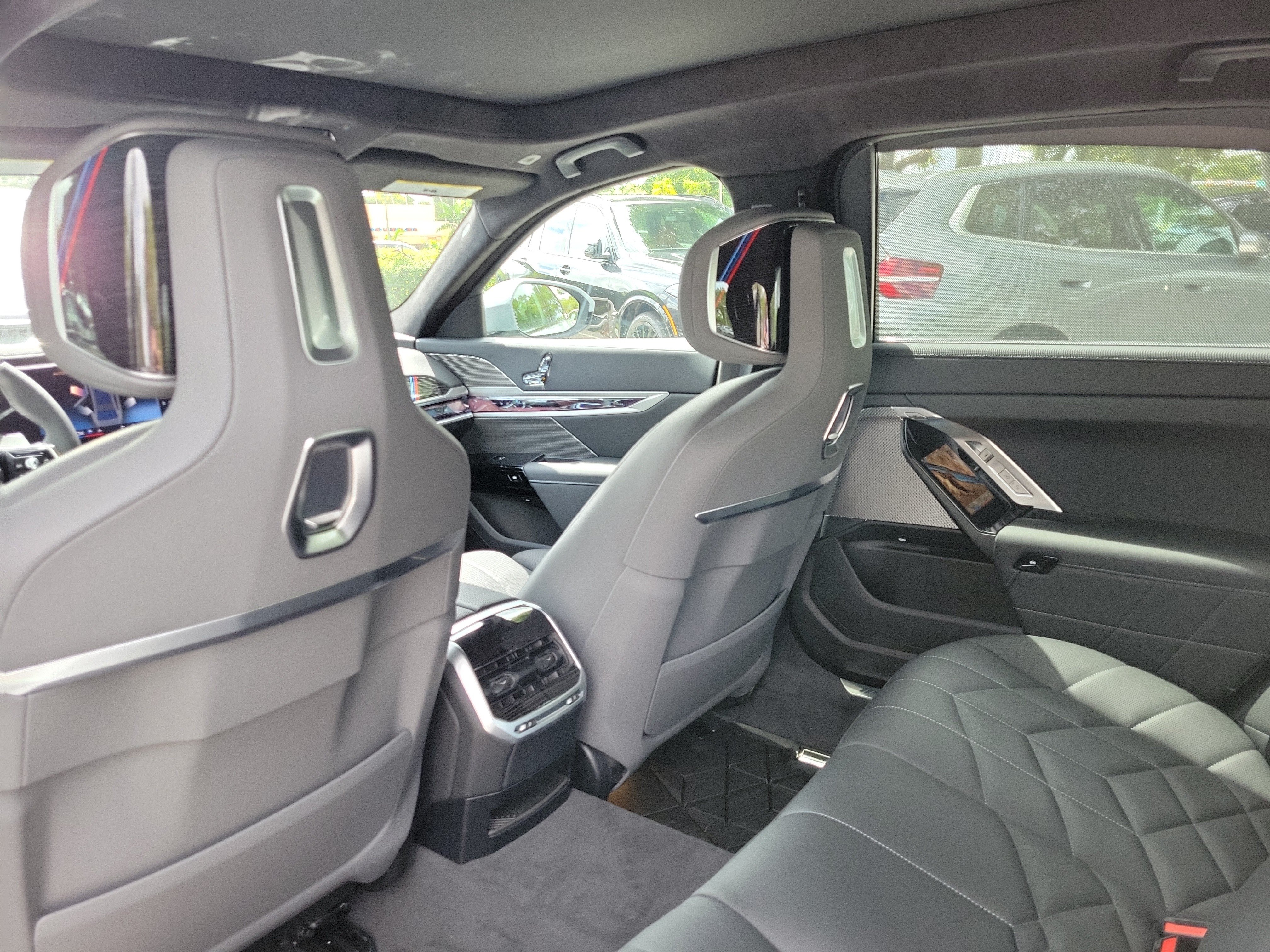 New 2026 BMW 740i w/ Executive Package RWD image 9