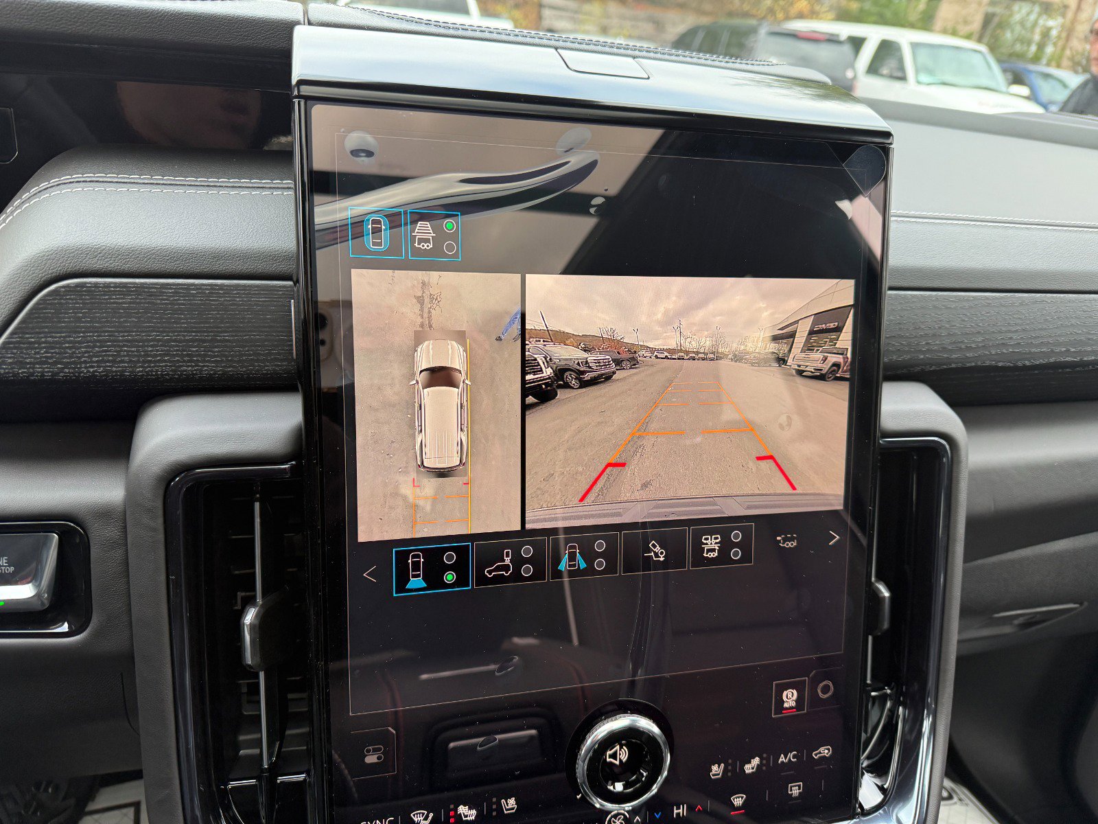 New 2026 GMC Yukon AT4 Ultimate w/ LPO, Illumination Package image 40