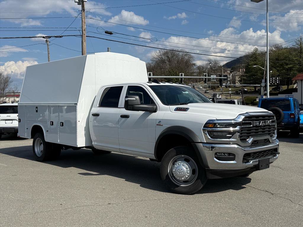 New 2026 RAM 5500 Tradesman w/ Chrome Appearance Group image 2