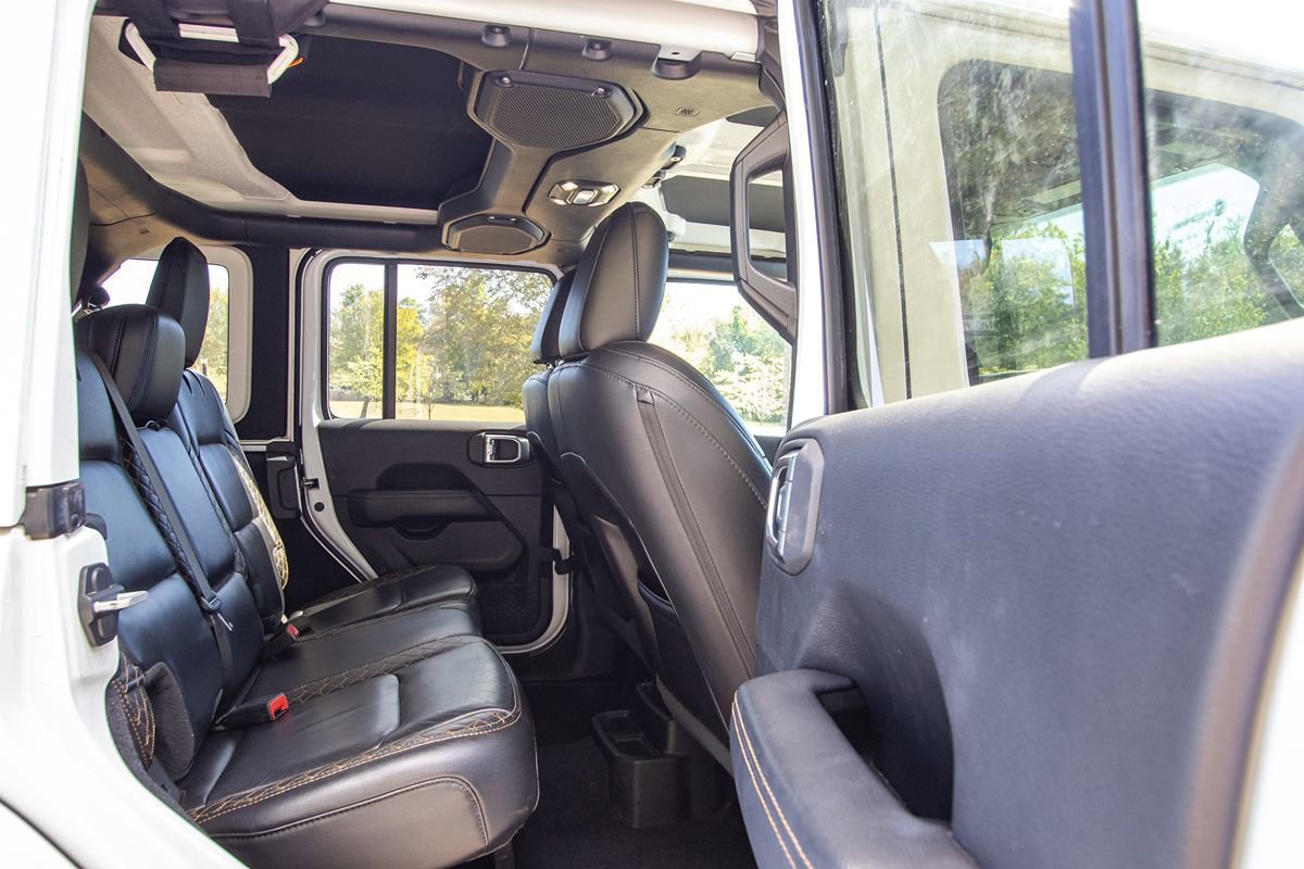 Used 2020 Jeep Wrangler Unlimited Sahara AWD/4WD image 20
