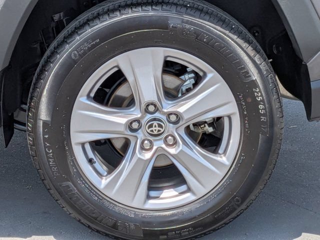 Used 2025 Toyota RAV4 XLE FWD image 13