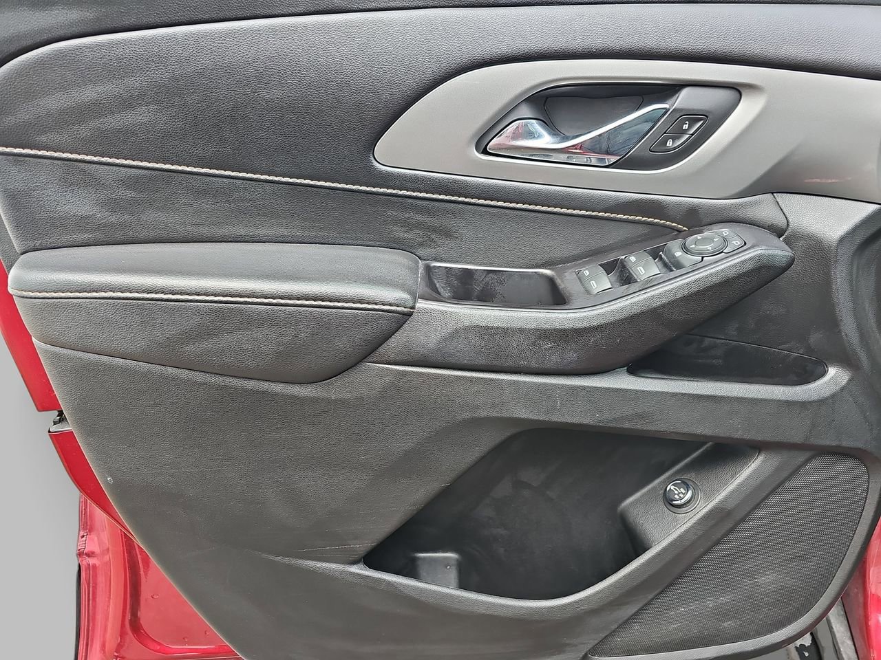 Used 2020 Chevrolet Traverse LT image 32