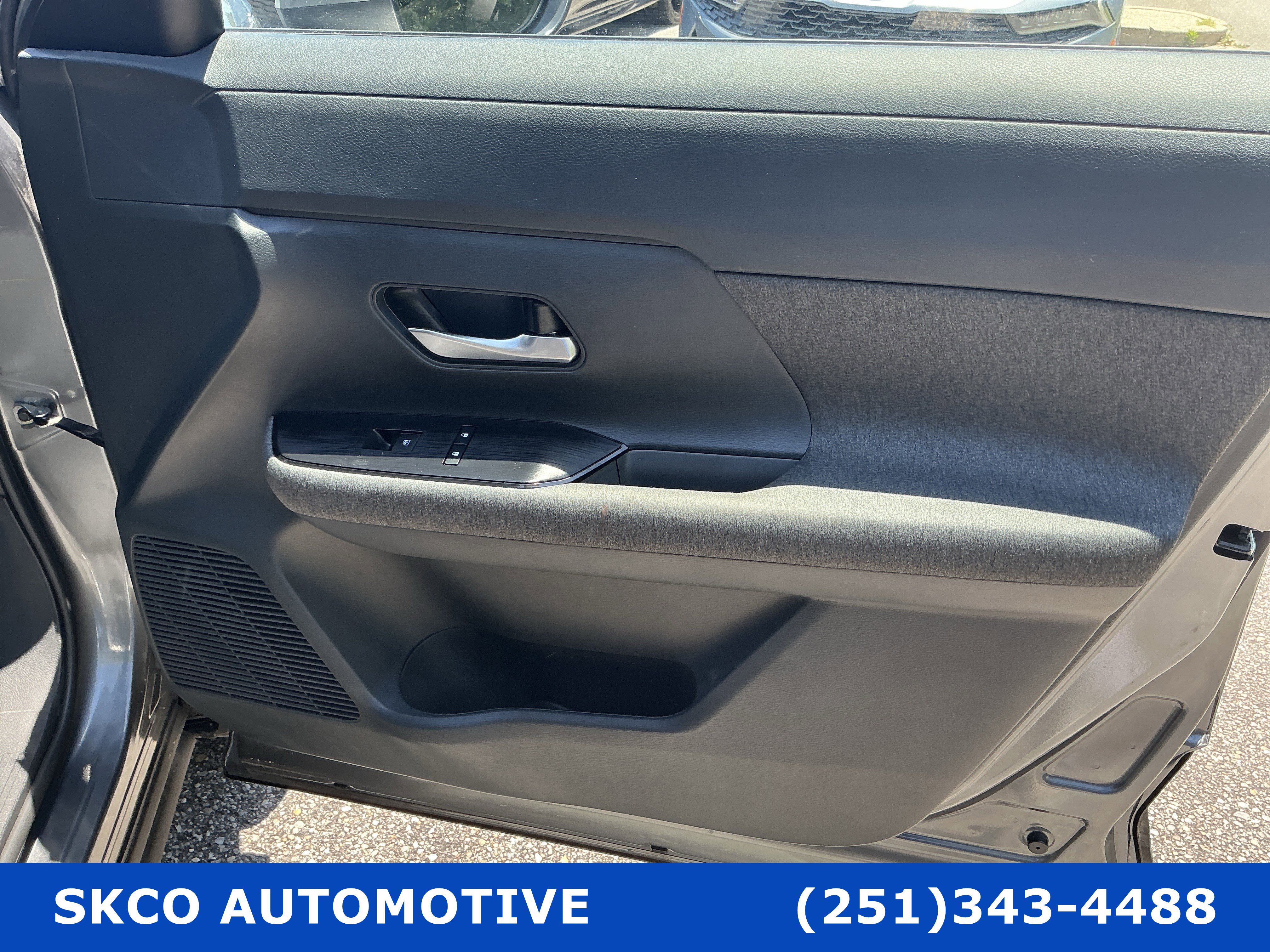 Used 2025 Nissan Kicks SV FWD image 12