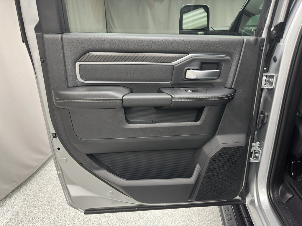 New 2026 RAM 2500 Big Horn AWD/4WD image 8
