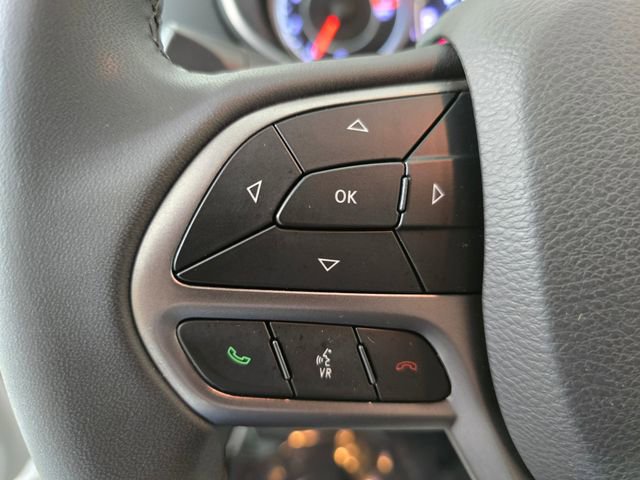 Used 2020 Jeep Cherokee Latitude Plus image 28