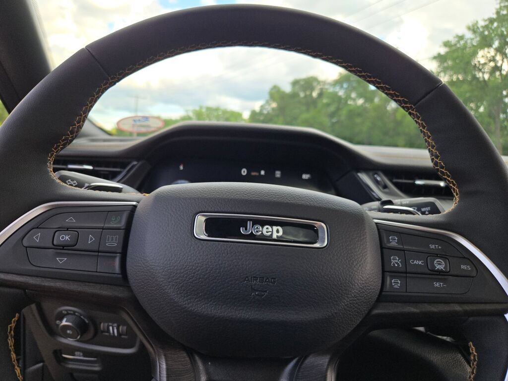 New 2026 Jeep Grand Cherokee L Limited AWD/4WD image 36