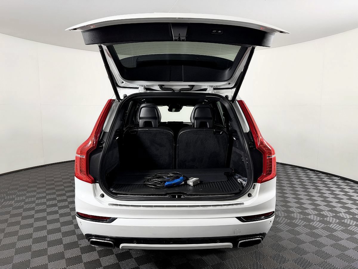 Used 2016 Volvo XC90 T8 R-Design w/ Vision Package AWD/4WD image 13