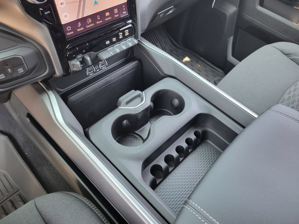 New 2026 RAM 2500 Big Horn AWD/4WD image 15